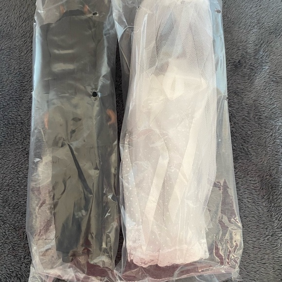 Avon Barbie Amber and Brandon Bride and Groom BUNDLE - Picture 4 of 8